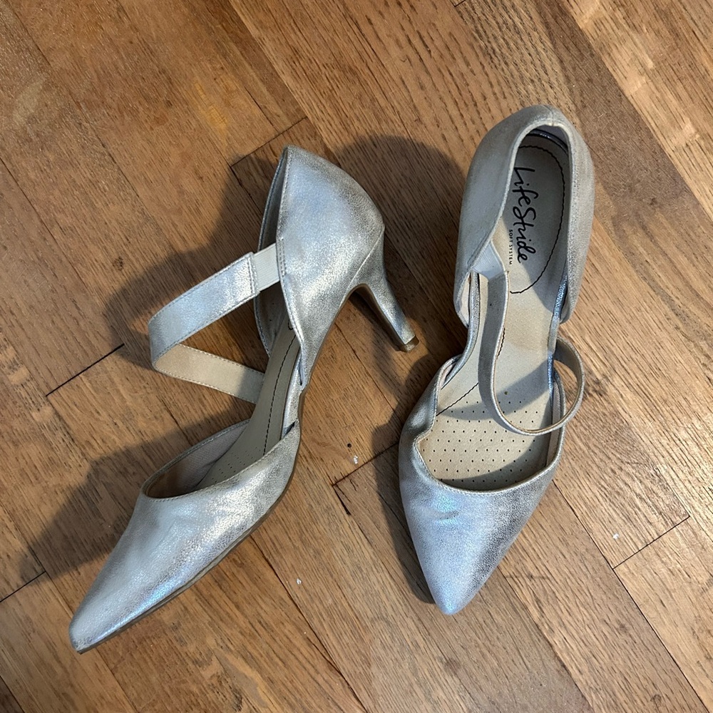Life Stride Metallic Silver Heels